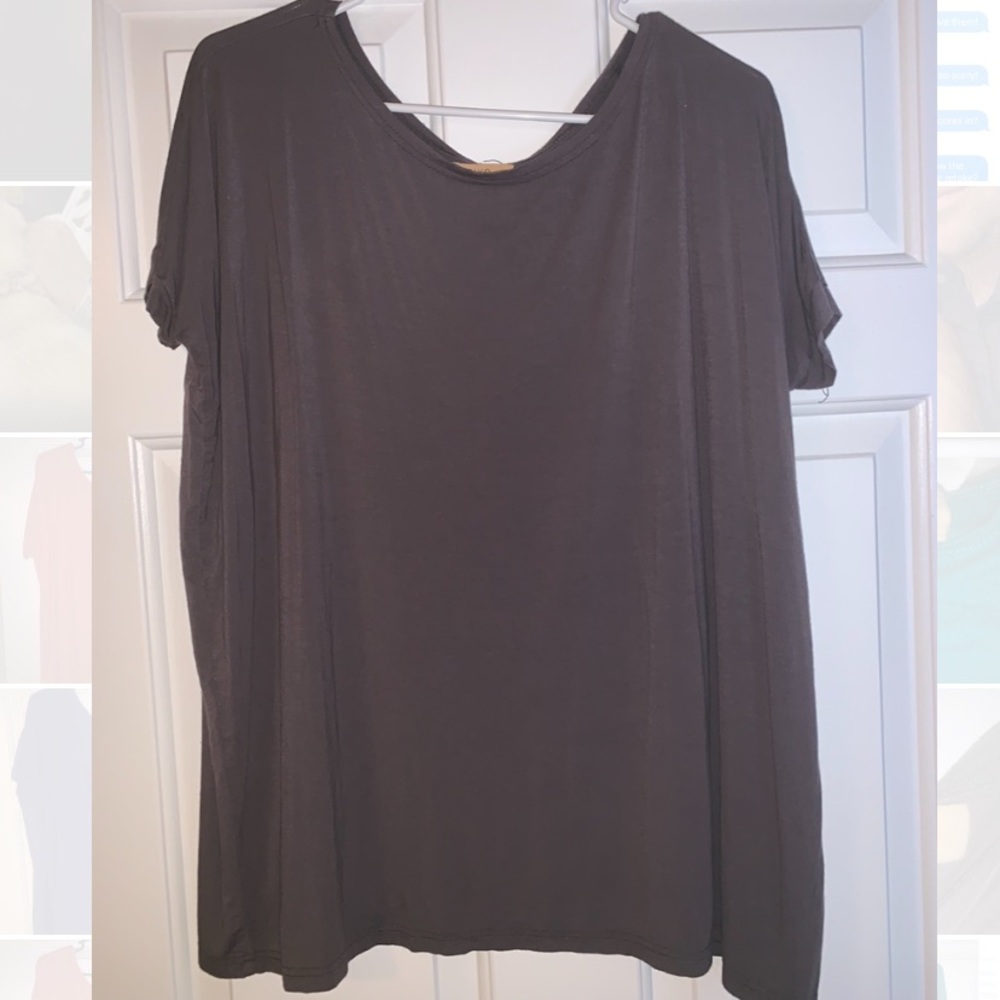 PIKO grey short sleeve shirt (size medium)